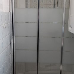 foto nieuwe douche in badkamer